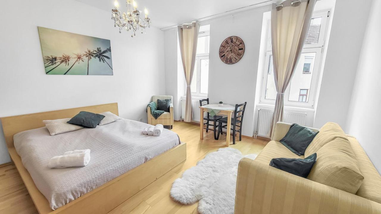 Adalbert Apartment